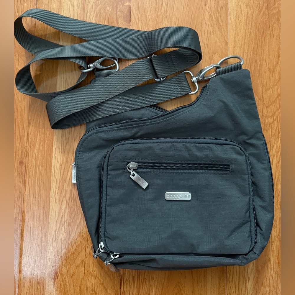 Baggallini Crossover Crossbody Bag Gray with hot pink lining